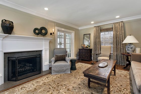 Upscale living room with crown molding